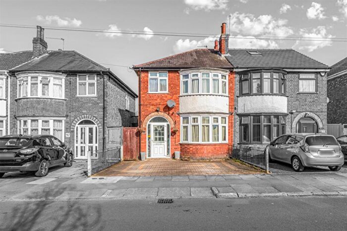 3 Bedroom Semi Detached House For Sale In Cairnsford Road, Leicester, LE2