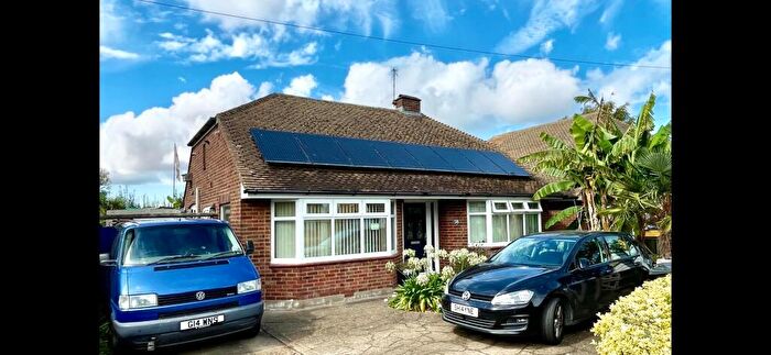 2 Bedroom Detached Bungalow For Sale In Fairfield Road, Broadstairs, CT10
