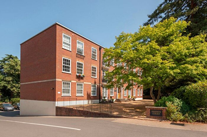 3 Bedroom Apartment For Sale In St Georges Avenue, Weybridge, KT13