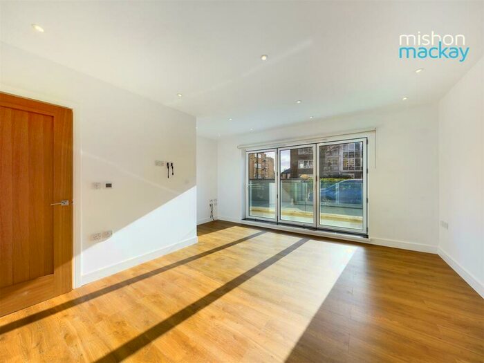 2 Bedroom Flat To Rent In Wilbury Avenue, Hove, BN3