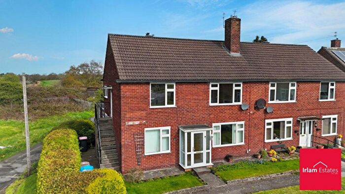 2 Bedroom Flat For Sale In Bedford Grove, Cadishead, M44