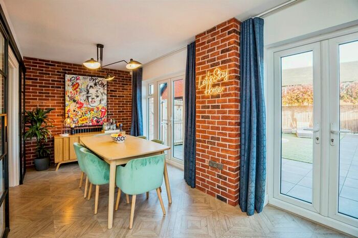 5 Bedroom Detached House For Sale In Roman Crescent, Chester, CH4