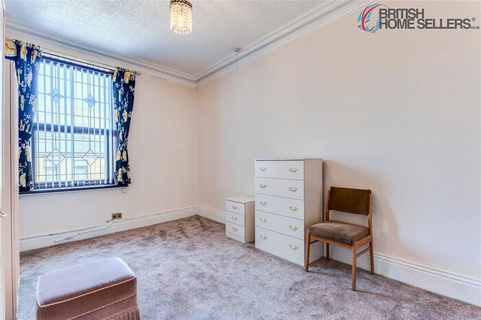 5 Bedroom Terraced House For Sale In Hoxton Street, Bradford, West Yorkshire, BD8