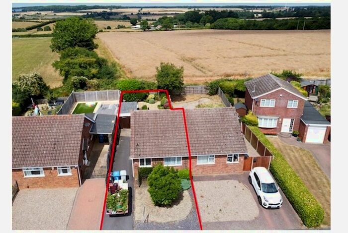 2 Bedroom Semi-Detached Bungalow To Rent In Kipton Field, Rothwell, Kettering, NN14