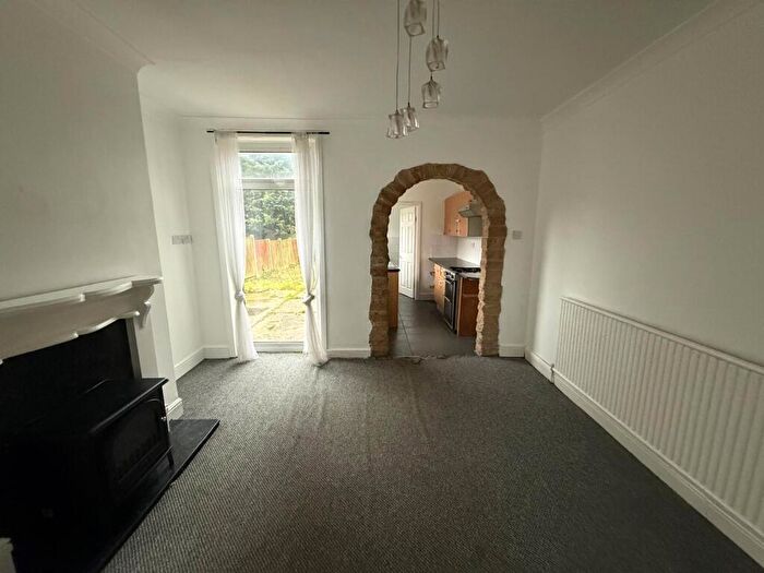 3 Bedroom Semi-Detached House To Rent In Victoria Street Alfreton, DE55