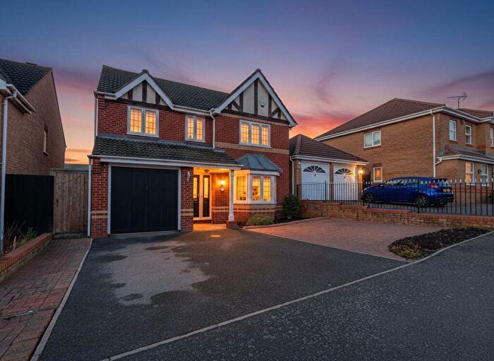 4 Bedroom Detached House For Sale In Victoria Avenue, Rayleigh, SS6