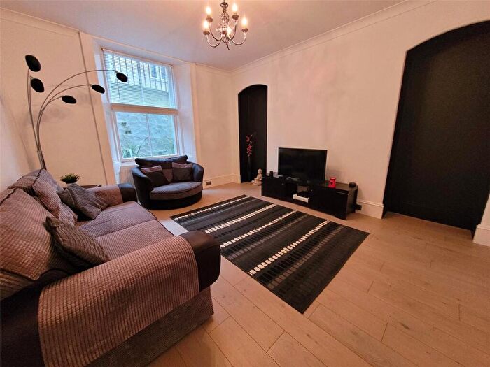 1 Bedroom Flat To Rent In Crown Terrace, City Centre, Aberdeen, AB11