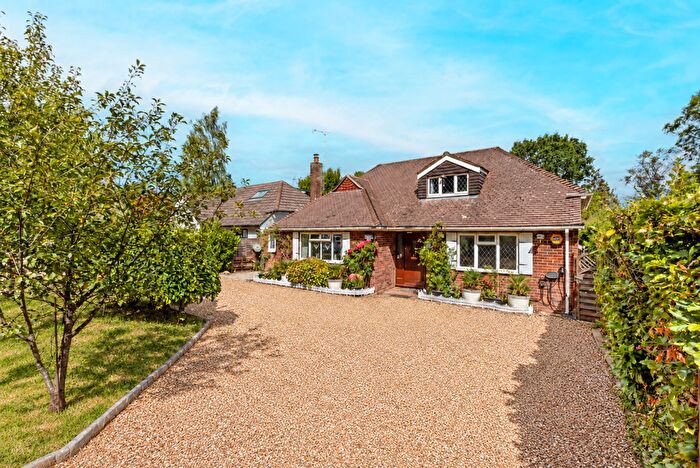 3 Bedroom Detached House For Sale In Norrels Ride, East Horsley, KT24