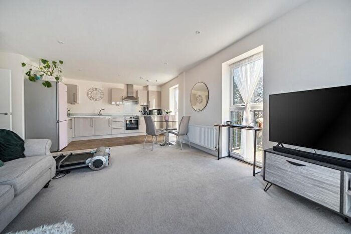 2 Bedroom Flat For Sale In Copeland House, Stevenage, Hertfordshire, SG1