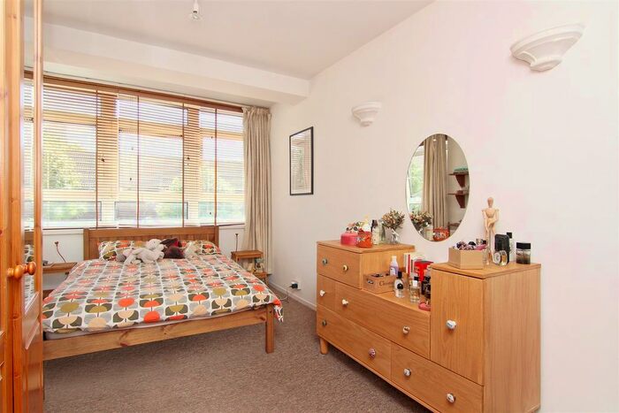 1 Bedroom Flat To Rent In Gay Street, London, SW15