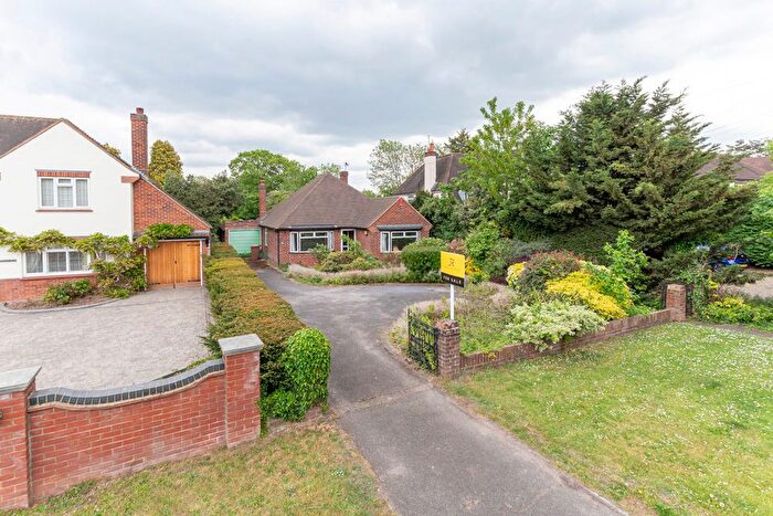 4 Bedroom Detached Bungalow For Sale In Staines Road, Laleham, TW18