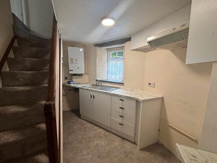 1 Bedroom Semi-Detached House To Rent In St. Stephens Hill, Launceston, PL15