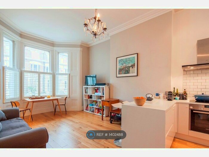 2 Bedroom Flat To Rent In Sinclair Road, London, W14