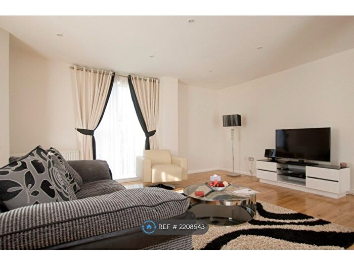 2 Bedroom Flat To Rent In Creative House, London, SW8