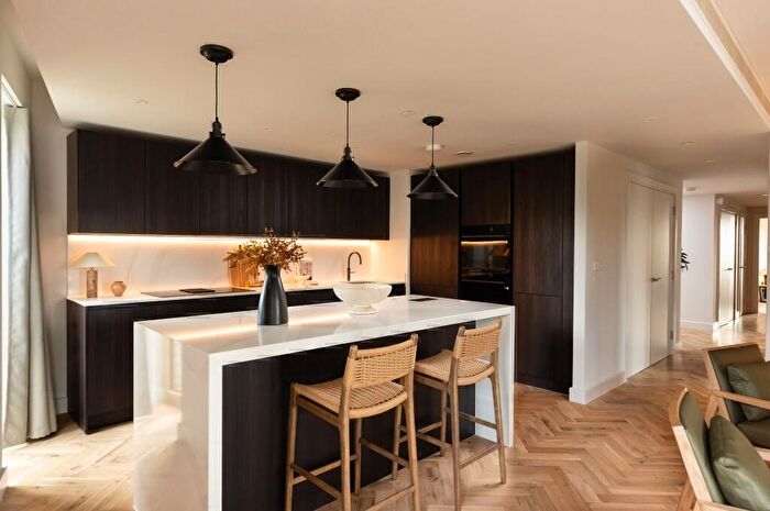 3 Bedroom Penthouse To Rent In Linear Place, Embassy Boulevard, London, SW11