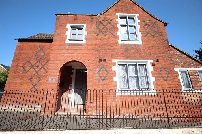 1 Bedroom Flat To Rent In George Street, Hemel Hempstead, HP2