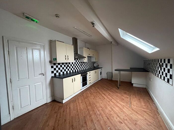 2 Bedroom Flat To Rent In Stratford Road, Sparkhill, B11