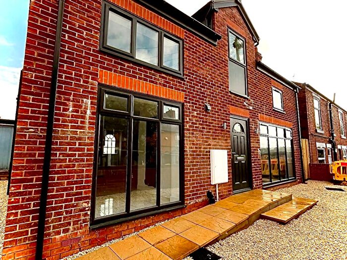 3 Bedroom Detached House To Rent In Eyre Street East, Hasland, S41