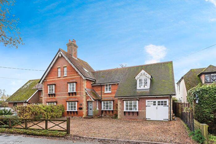 4 Bedroom Character Property For Sale In Silchester Road, Bramley, Tadley, RG26