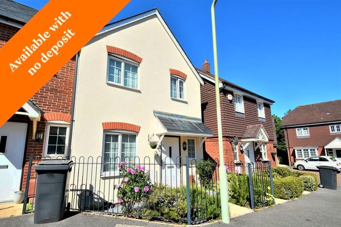 2 Bedroom End Of Terrace House To Rent In No Deposit Option Available - Letcombe Place, Horndean, PO8