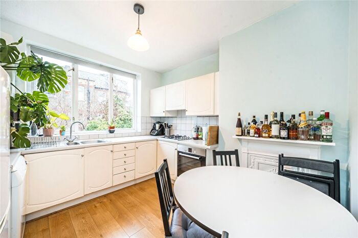 2 Bedroom Flat To Rent In Clavering Avenue, London, SW13