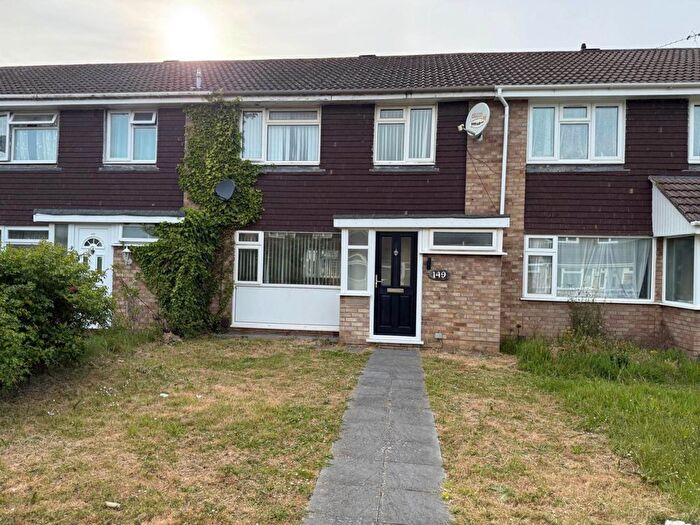 3 Bedroom Semi-Detached House To Rent In Goodman Park, Slough, SL2