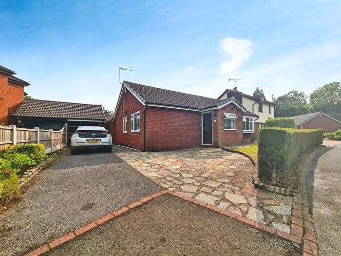 3 Bedroom Bungalow To Rent In Hollow Vale Drive, Stockport, Greater Manchester, SK5