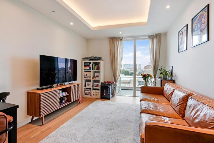 1 Bedroom Apartment For Sale In Park Vista Tower, Wapping Lane, London, E1W