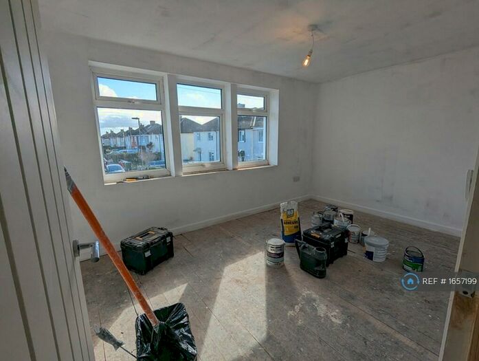 2 Bedroom Semi-Detached House To Rent In Kenwood Road, Fareham, PO16