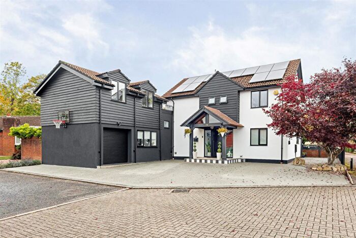 5 Bedroom Detached House For Sale In Milesmere, Two Mile Ash, Milton Keynes, MK8