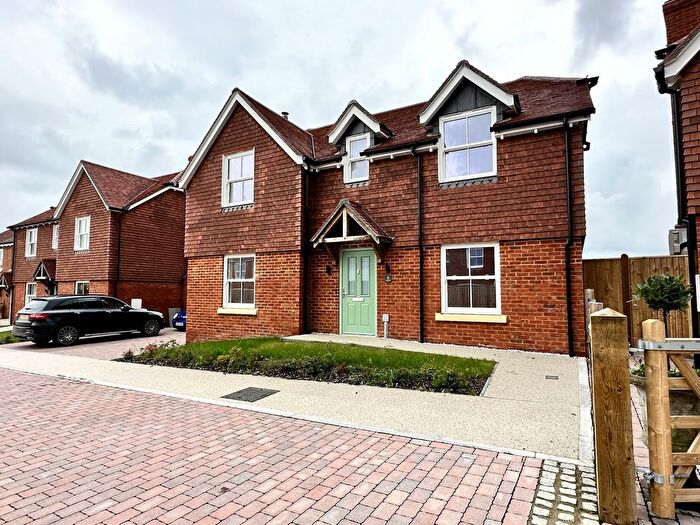 3 Bedroom Detached House To Rent In Windmill Hill, Hailsham, BN27