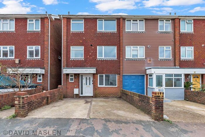 4 Bedroom House To Rent In Madehurst Close, Brighton, BN2