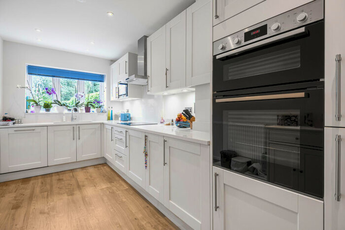 2 Bedroom End Of Terrace House For Sale In Chiltern Gardens, Woodcote, RG8