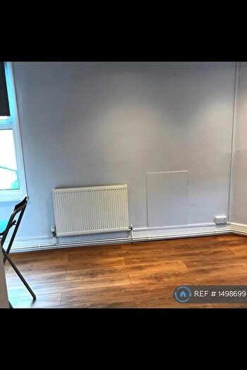 Studio To Rent In Blenheim Park Road, South Croydon, CR2