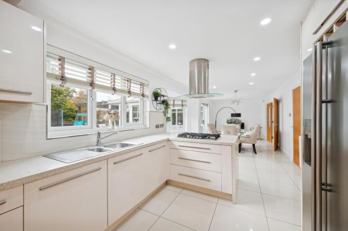 6 Bedroom Detached House For Sale In Maplewood Park, Livingston, EH54