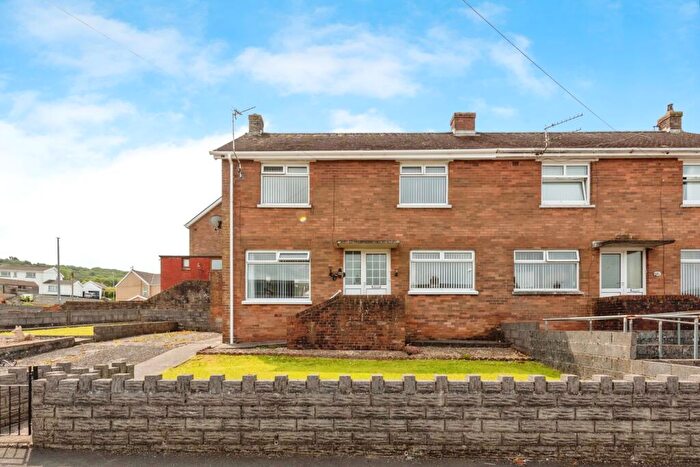 3 Bedroom Semi-Detached House For Sale In Coedyclun, Trimsaran, Kidwelly, Carmarthenshire, SA17