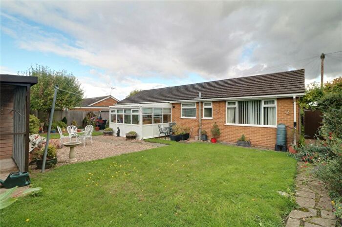 2 Bedroom Bungalow For Sale In Claremont Road, Gainsborough, Lincolnshire, DN21