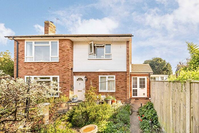 2 Bedroom Flat To Rent In Chertsey Road, Shepperton, TW17