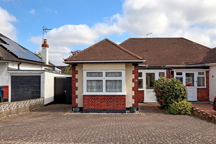 2 Bedroom Semi-Detached Bungalow For Sale In Leigh Heights, Hadleigh, Benfleet, Essex, SS7