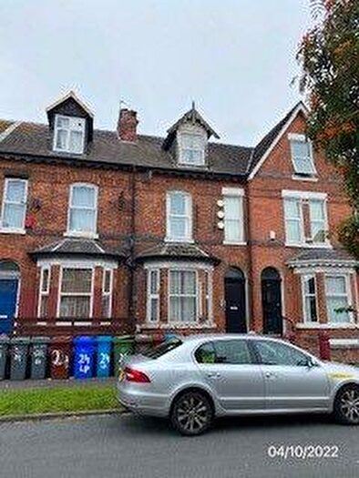 2 Bedroom Apartment To Rent In Longford Place, Manchester, M14