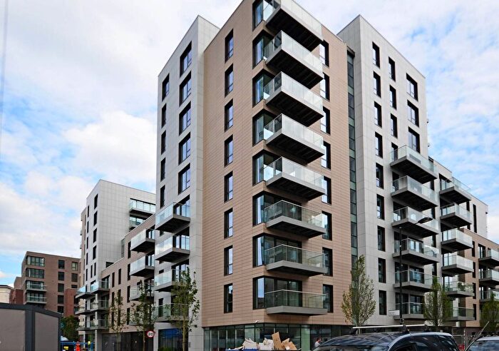 2 Bedroom Flat To Rent In Devan Grove, Stoke Newington, N4