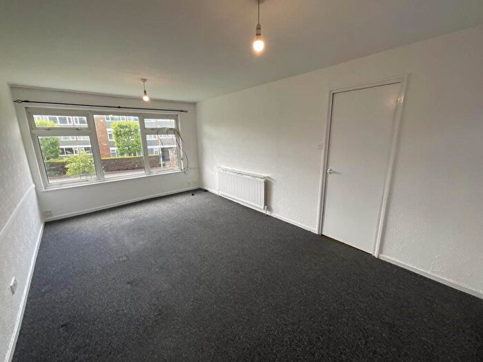 1 Bedroom Flat To Rent In Walnut Close, Barkingside, Ilford, IG6