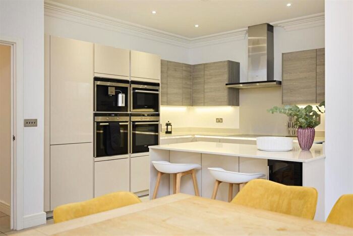 4 Bedroom Semi-Detached House To Rent In Queensbury Gardens, Ascot, SL5
