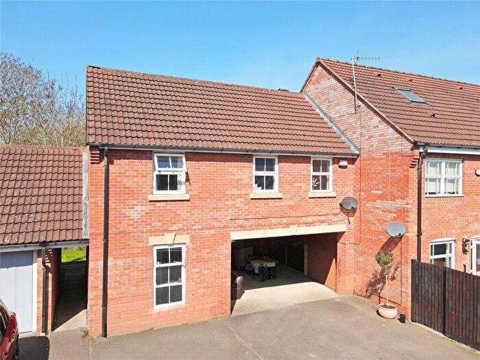 2 Bedroom Coach House For Sale In Pascal Drive, Medbourne, Milton Keynes, MK5
