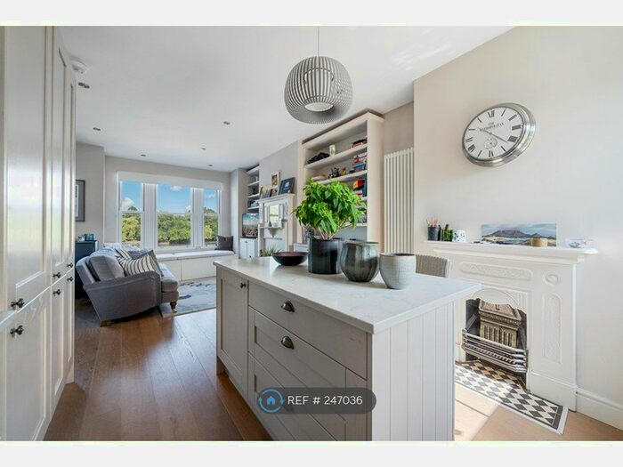 3 Bedroom Maisonette To Rent In Lonsdale Road, London, SW13