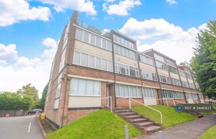 Studio To Rent In Dunstable Road, Luton, LU4