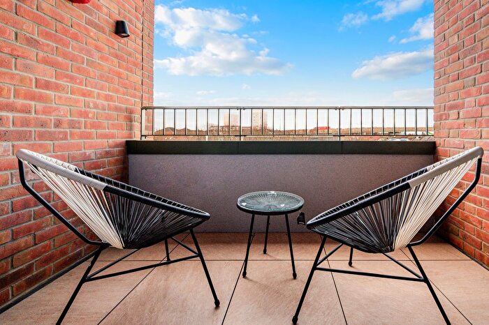 2 Bedroom Flat For Sale In " Bed Apartment" At Silvermere Drive, Stonehill Business Park, London, N18