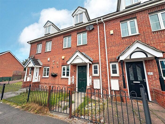 3 Bedroom Town House To Rent In The Heys, Mossley Road, Ashton-under-Lyne, Greater Manchester, OL6