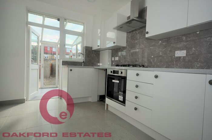 4 Bedroom Terraced House To Rent In Otley Drive, Ilford, IG2