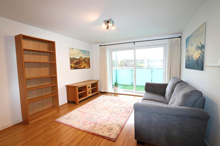 3 Bedroom Apartment To Rent In Bow Common Lane, London, E3